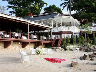 ビーチの挙式会場