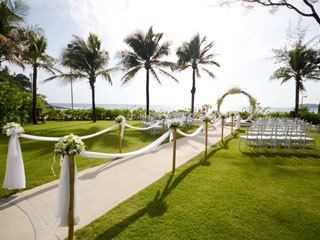 ボートにてチャペルへ移動