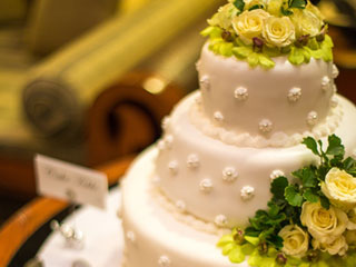 ラグーンに浮かぶように建てられたチャペル