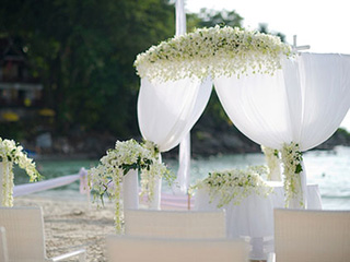ビーチの挙式会場